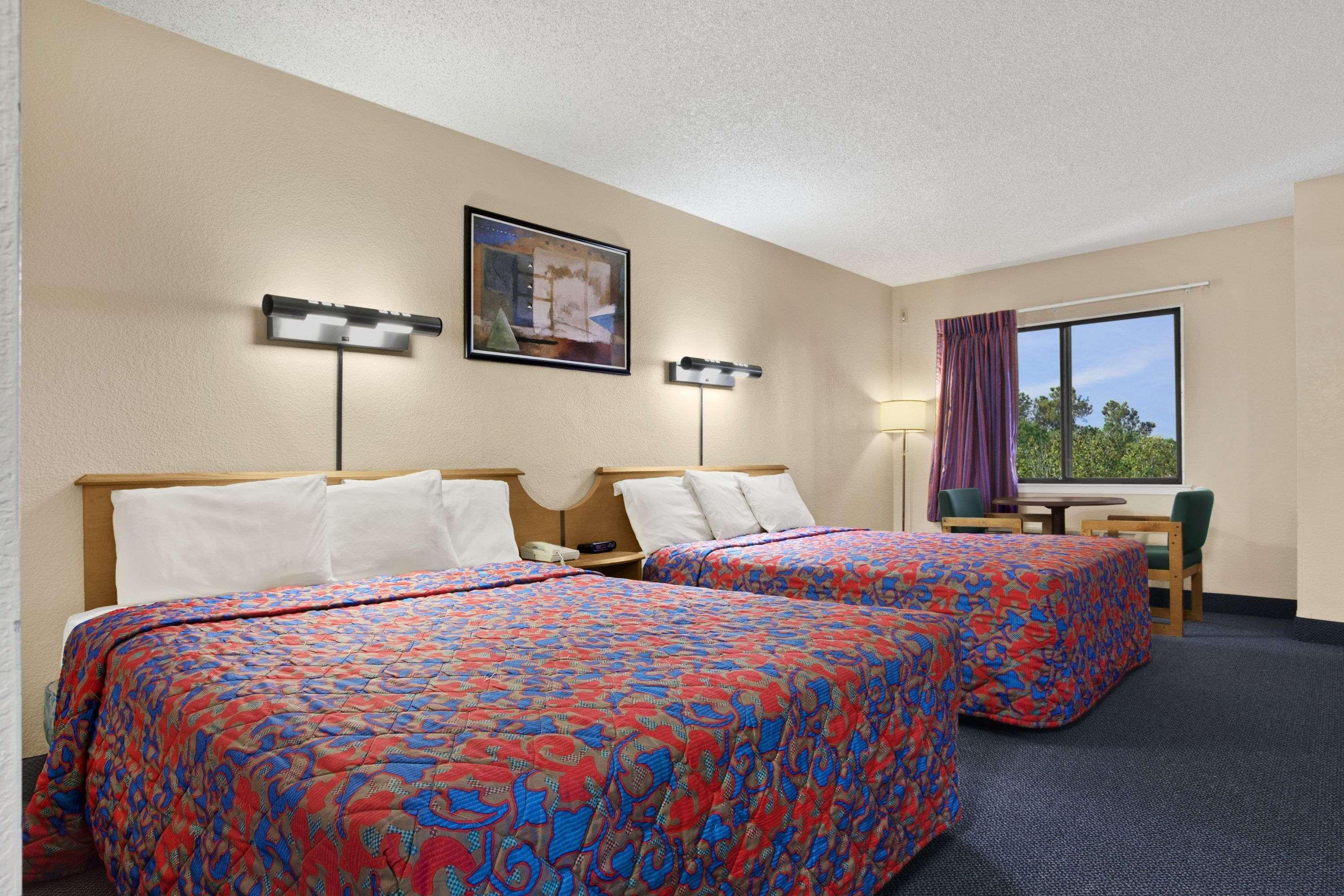 Days Inn By Wyndham Buena Park Extérieur photo