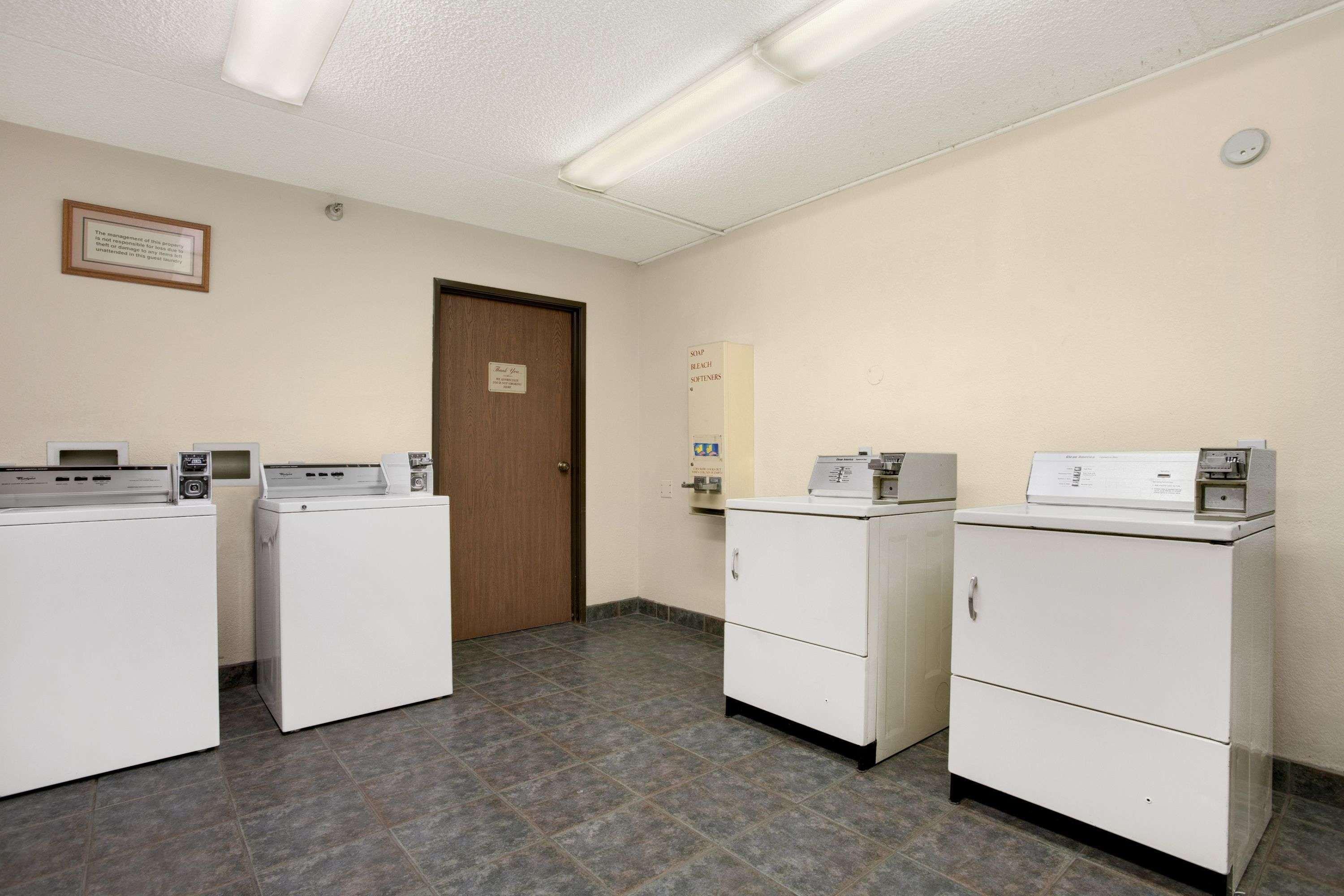 Days Inn By Wyndham Buena Park Extérieur photo