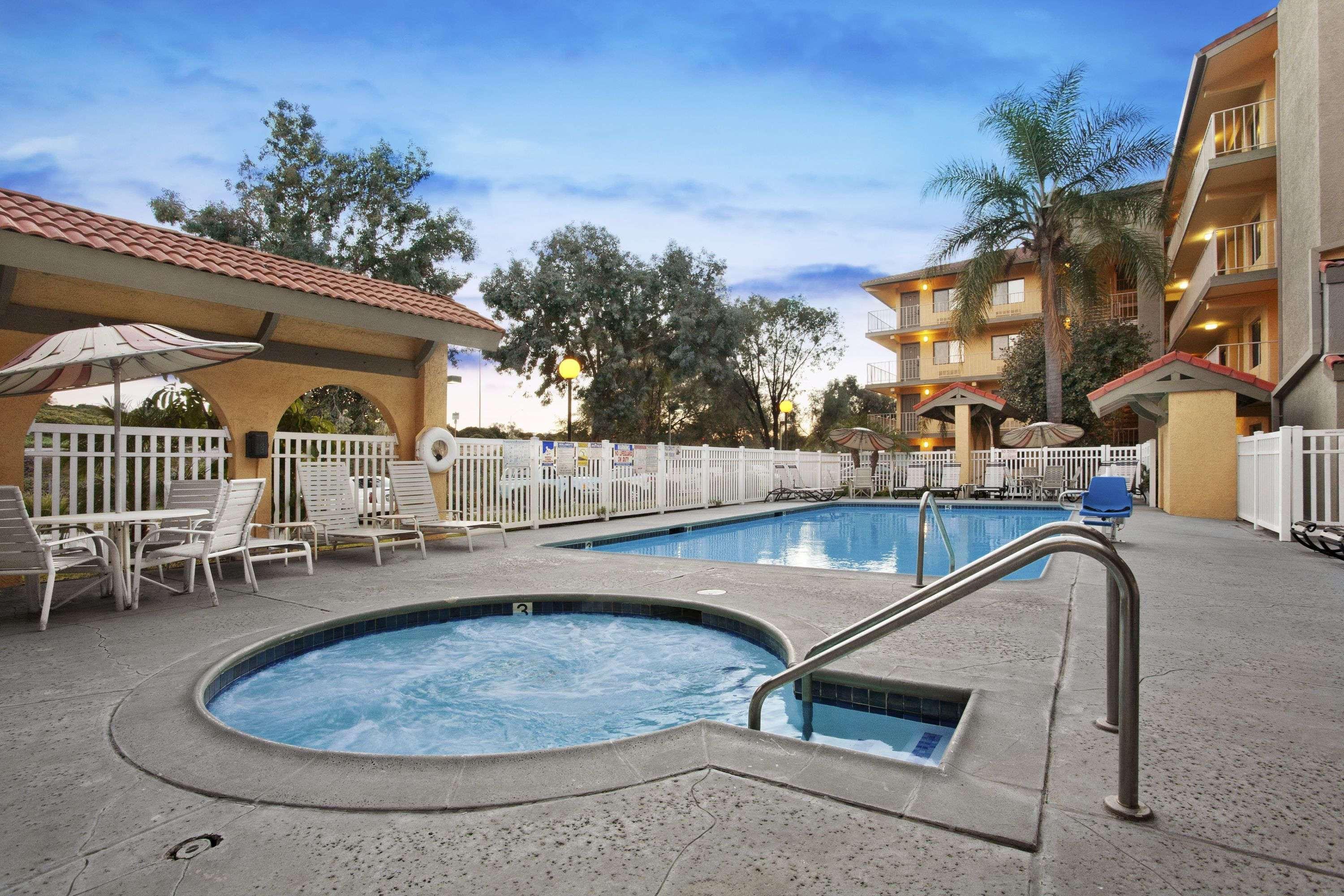 Days Inn By Wyndham Buena Park Extérieur photo