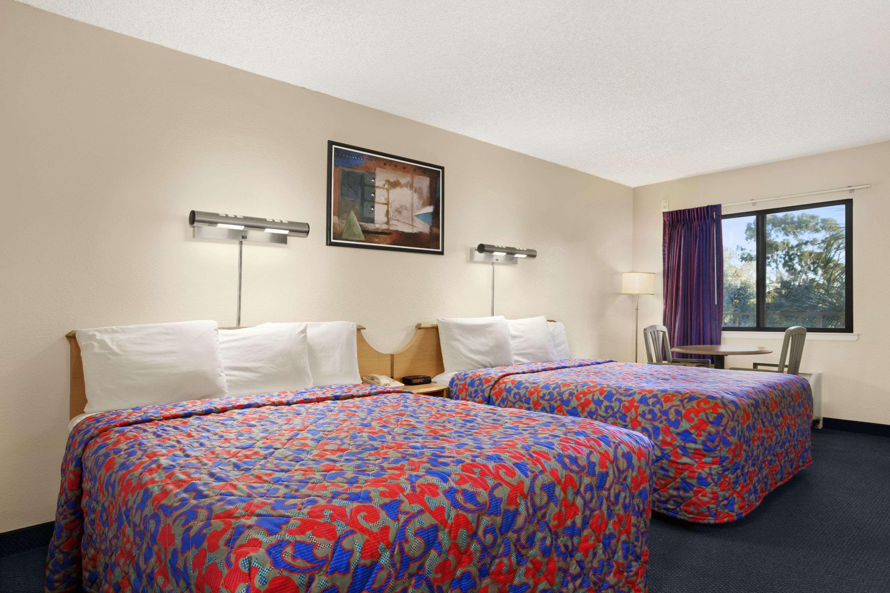 Days Inn By Wyndham Buena Park Extérieur photo