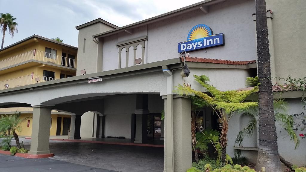 Days Inn By Wyndham Buena Park Extérieur photo