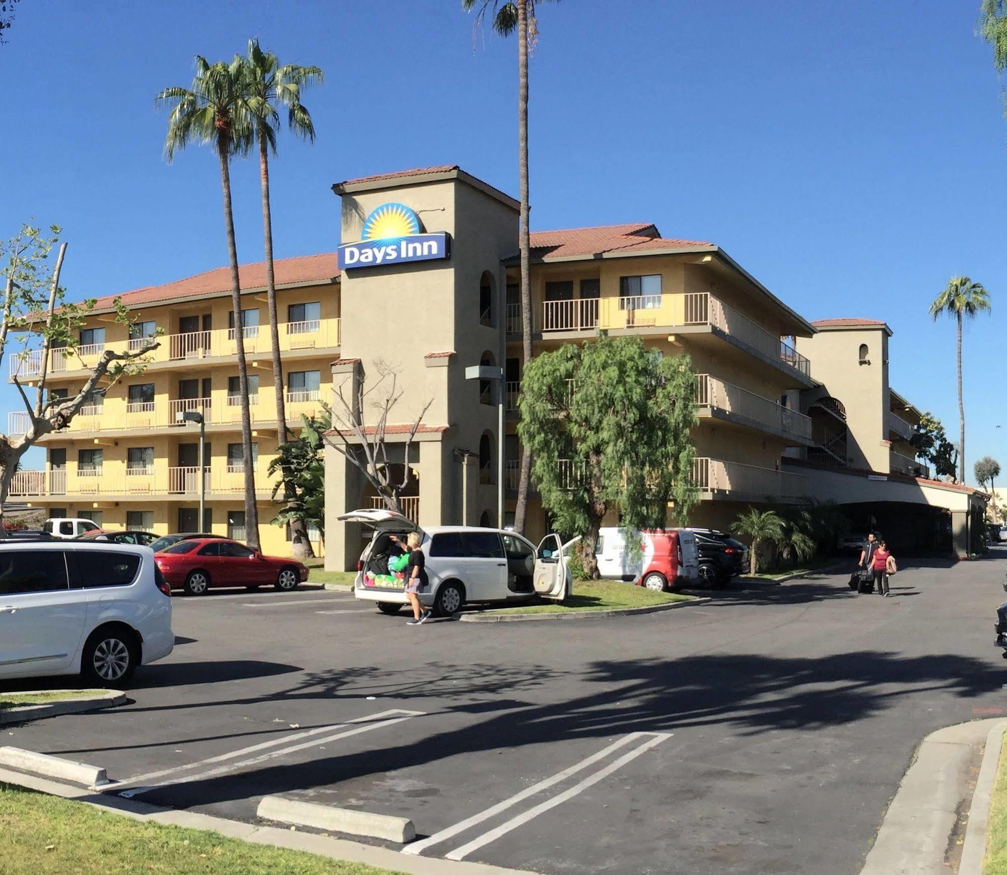 Days Inn By Wyndham Buena Park Extérieur photo