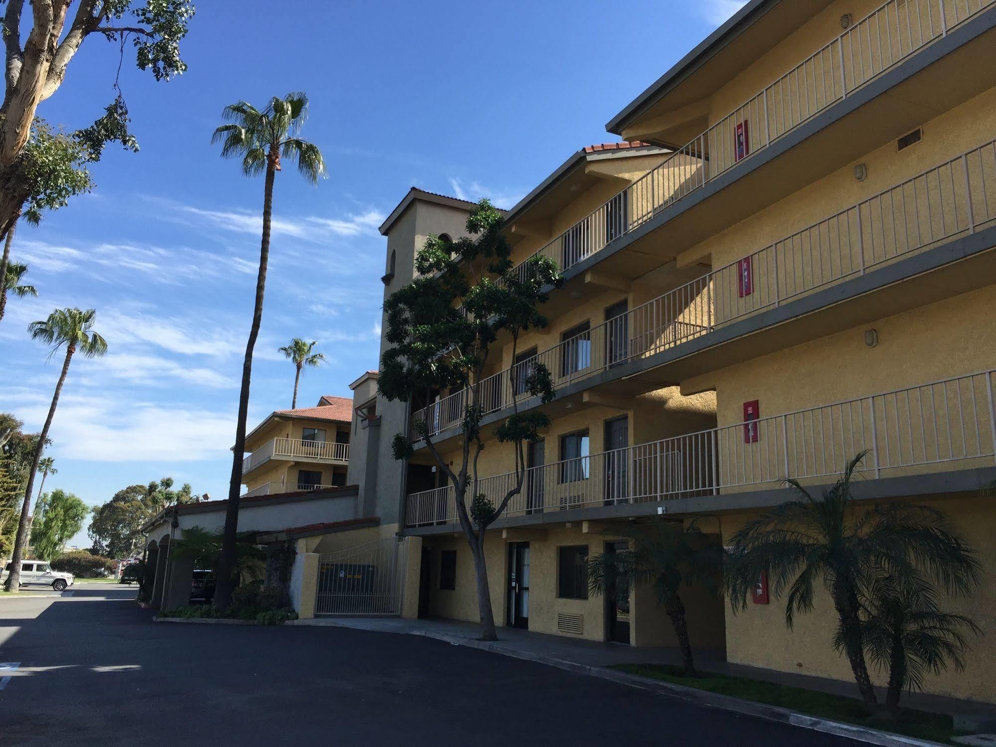 Days Inn By Wyndham Buena Park Extérieur photo